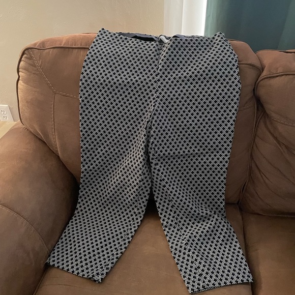 Capris - Picture 3 of 5